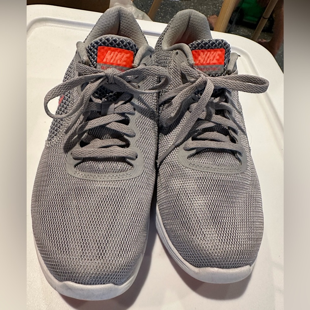 Nike Revolution 3 Women’s size 8.5